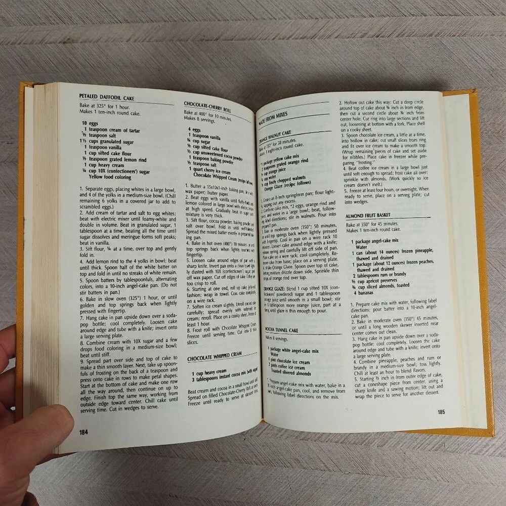 Family Circle Favorite Recipes Vintage Cookbook 1980 Ninth Print Exlib